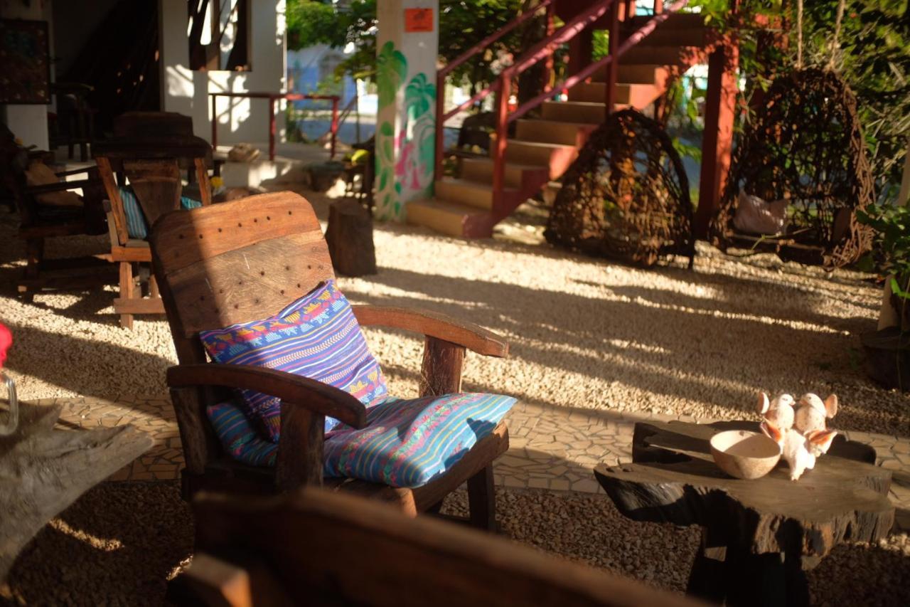 Near Lake Hostal Bacalar Exterior photo