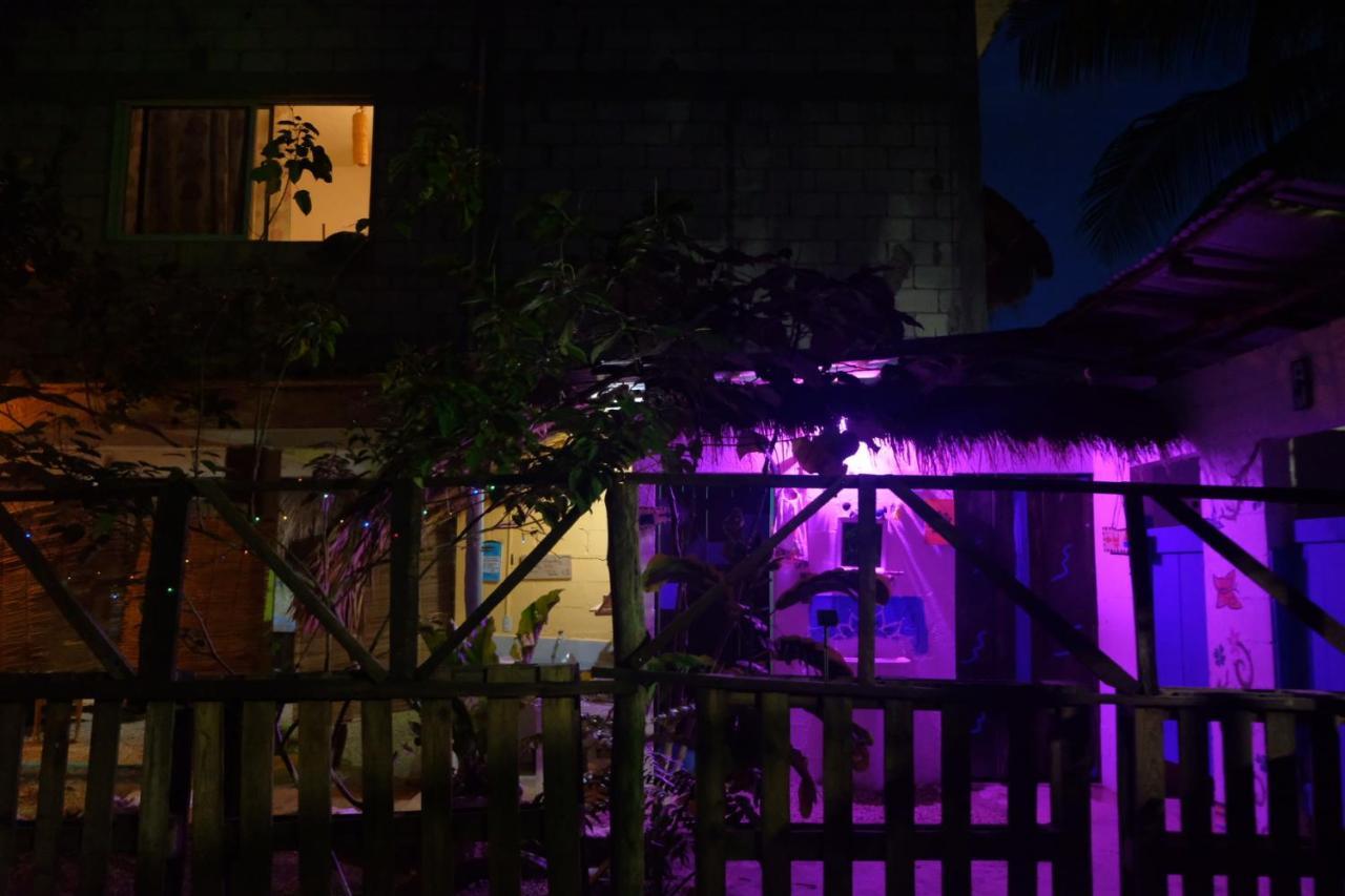 Near Lake Hostal Bacalar Exterior photo