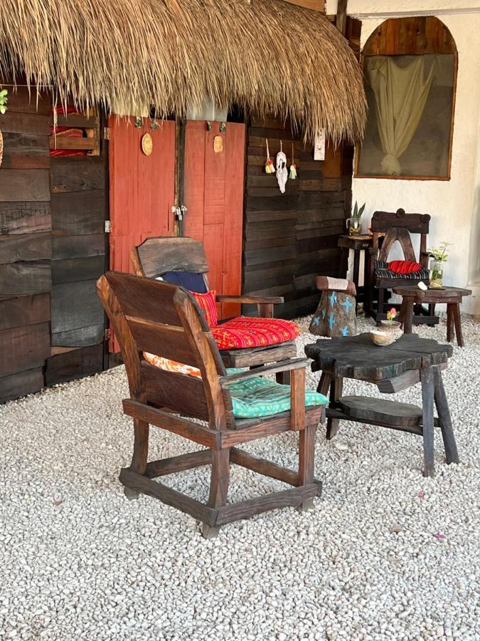 Near Lake Hostal Bacalar Exterior photo