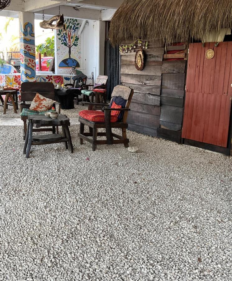 Near Lake Hostal Bacalar Exterior photo
