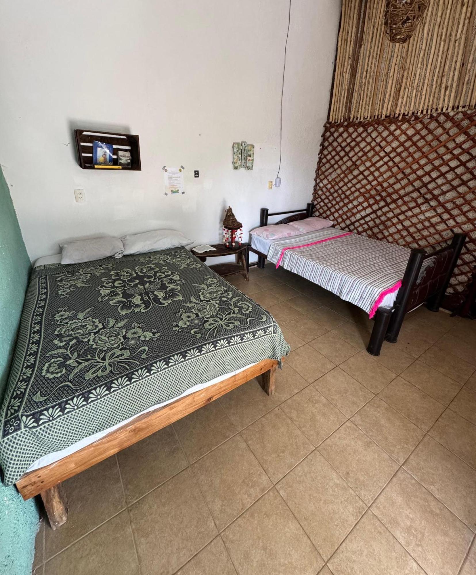 Near Lake Hostal Bacalar Exterior photo